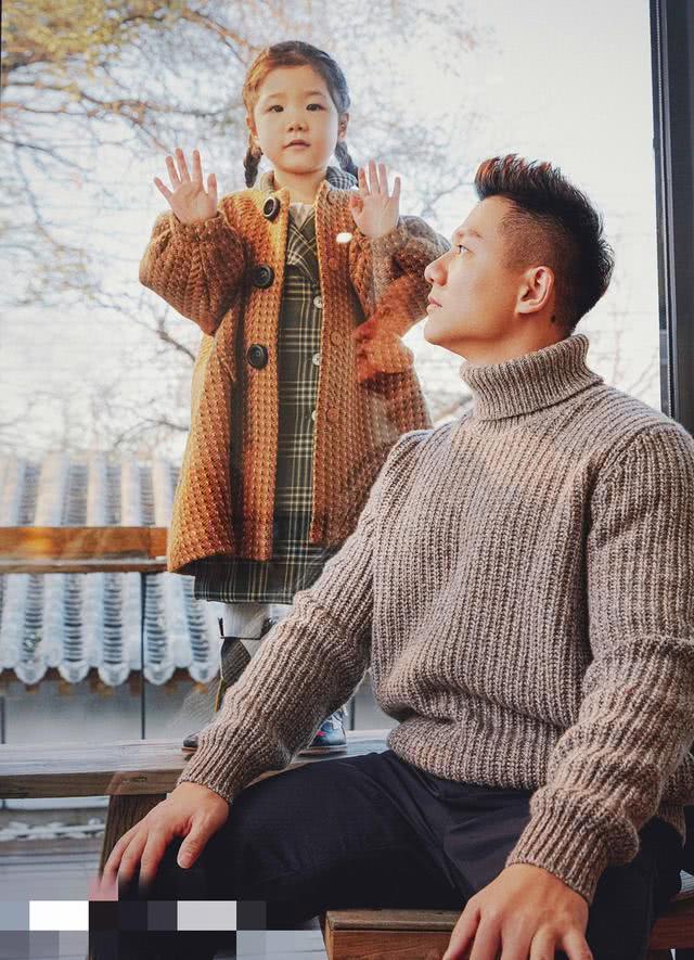 ��һ����Ů������ʱ�д�Ƭ������ë��������ܰ������Ů��̫���